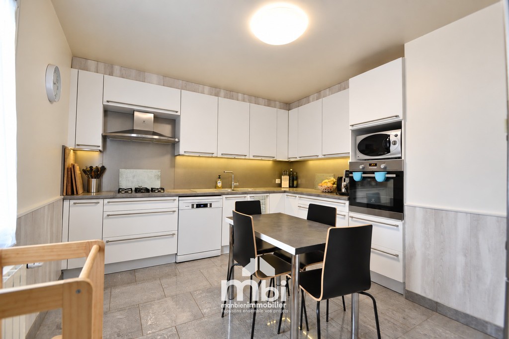 Maison 5 pièces 94 m² - 3